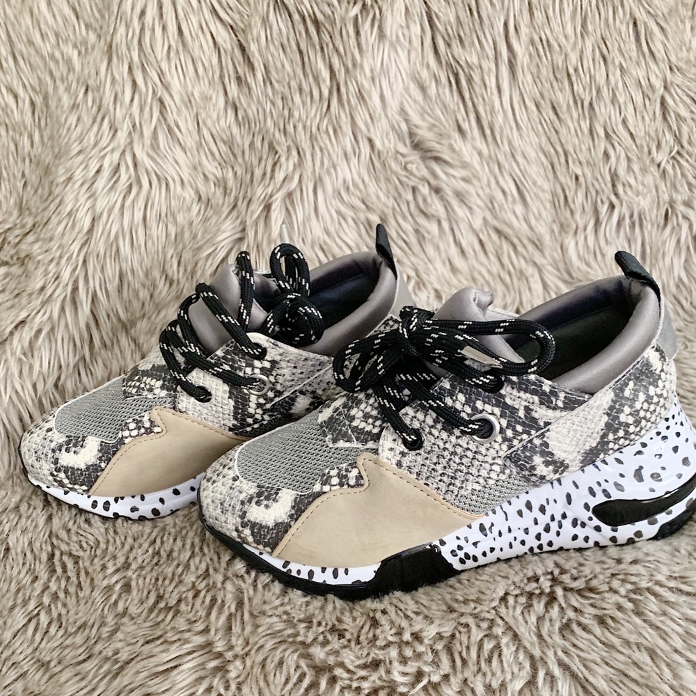 Steve Madden Sneakers